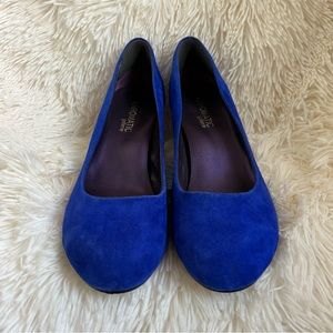 Chromatic Royal Blue Heels size 9 Wide